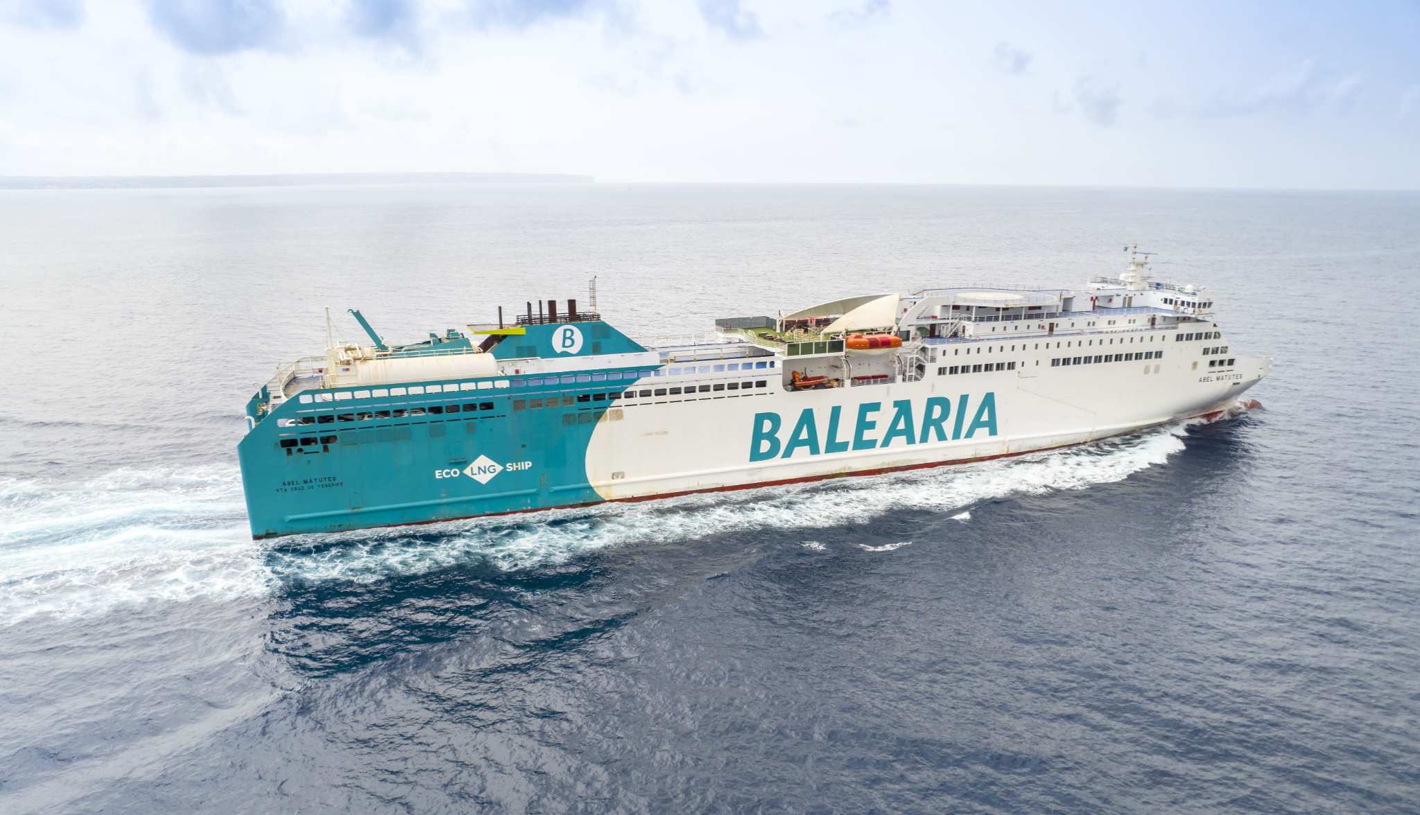 Viajar en ferry a Menorca con silla de ruedas