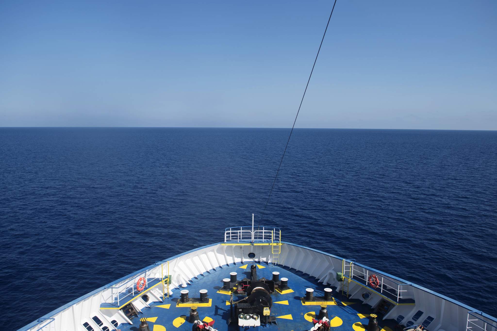 proa-ferry-balearia-navegando-mar