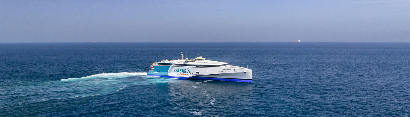 Fast ferry Pepita Castellví navegando por Canarias