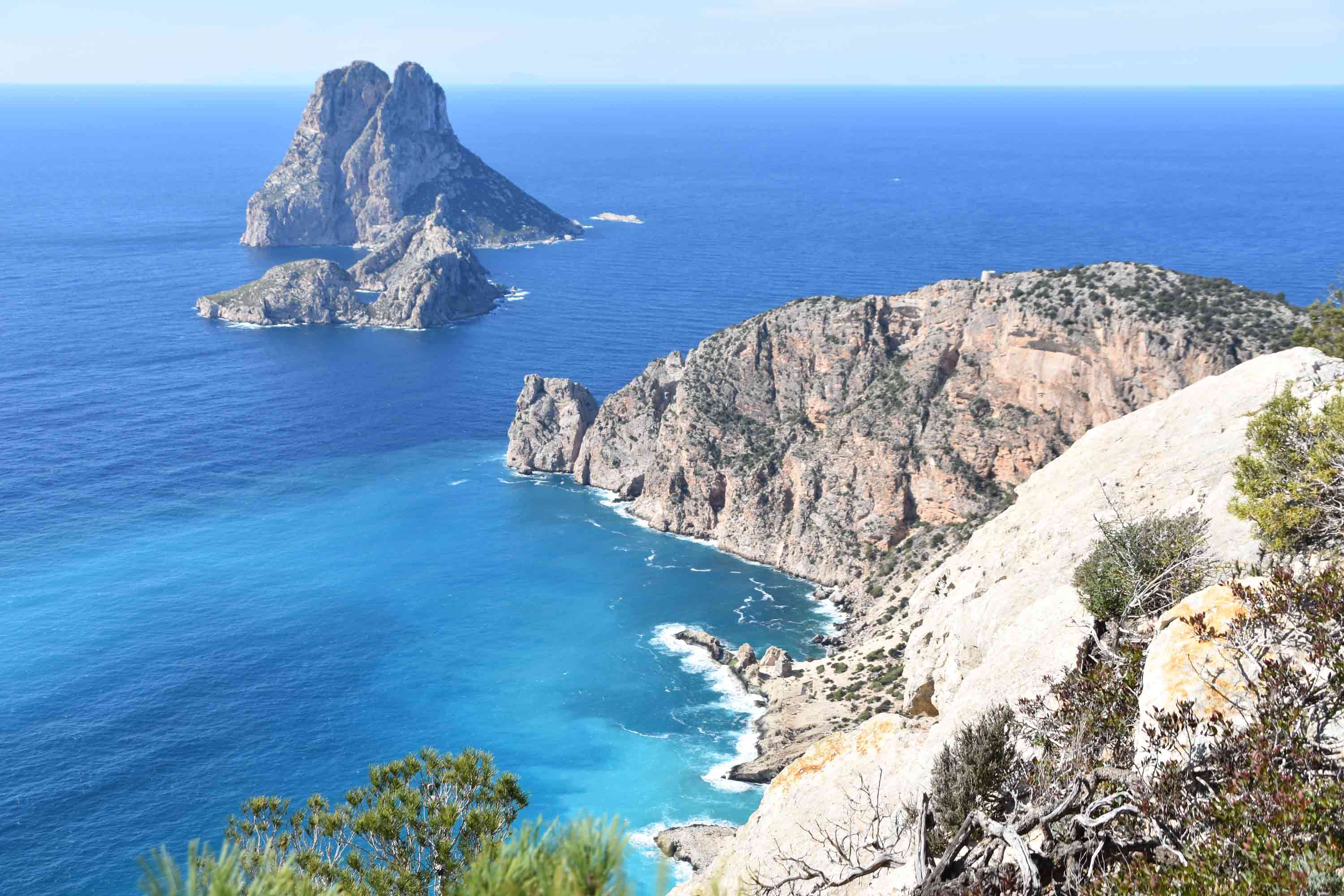 Un viaje por la torre del Pirata y la Atlantis de Ibiza