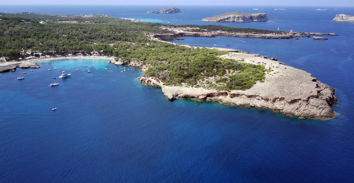 Tres calas perfectas para disfrutar del snorkel en Sant Josep